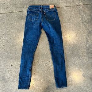 711 Levi skinny jeans